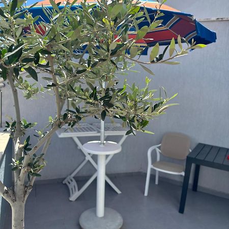 Apartament Kris In Durres Plazh Bagian luar foto