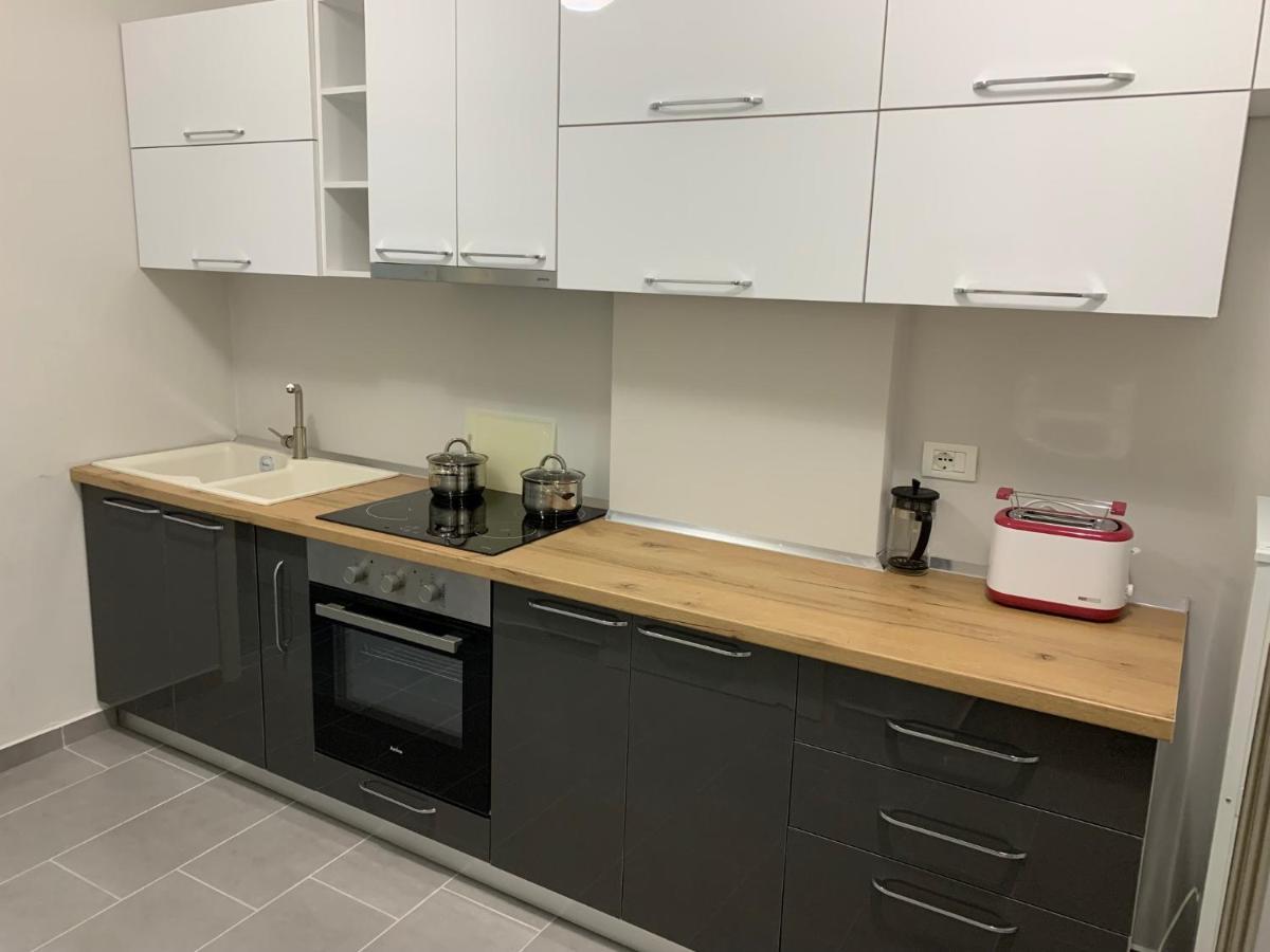 Apartament Kris In Durres Plazh Bagian luar foto