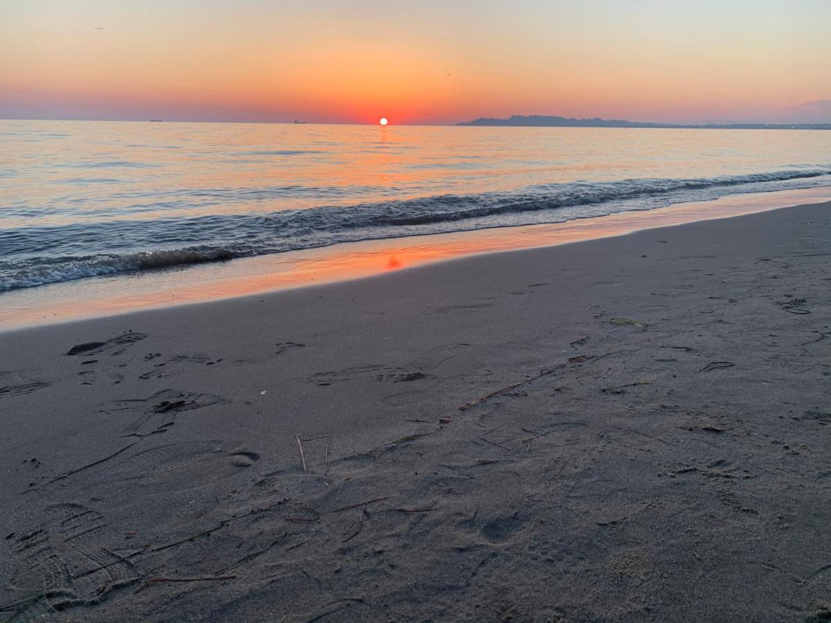 Apartament Kris In Durres Plazh Bagian luar foto